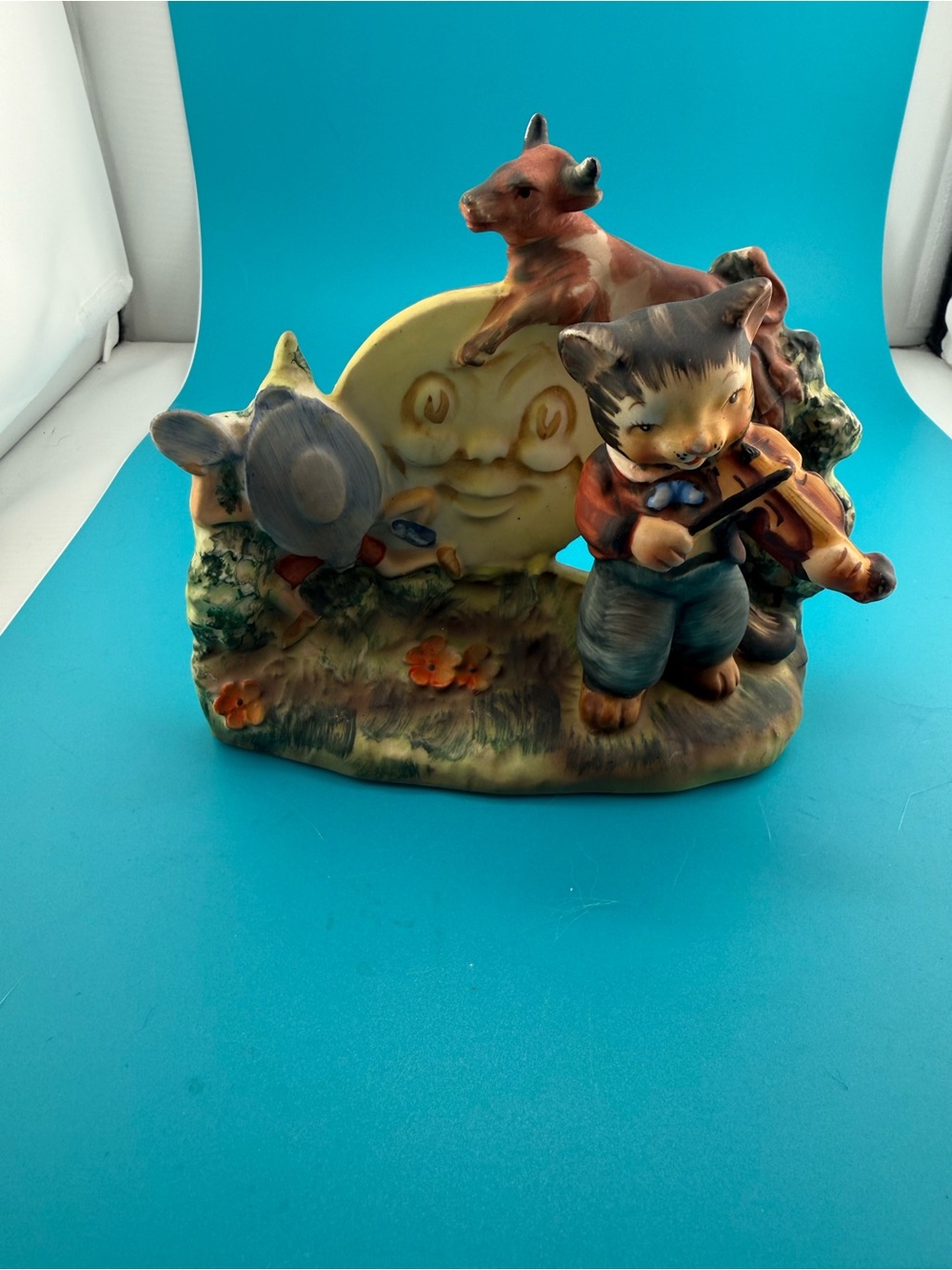 Vintage Hey Diddle Diddle Cat & Fiddle Cow Moon Ceramic Figurine Nursery Rhyme